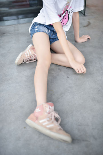 风之领域写真 NO.100 眼镜妹妹超短牛仔美腿